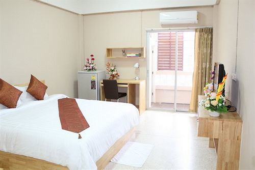 Seri 47 Residence Bangkok Bagian luar foto