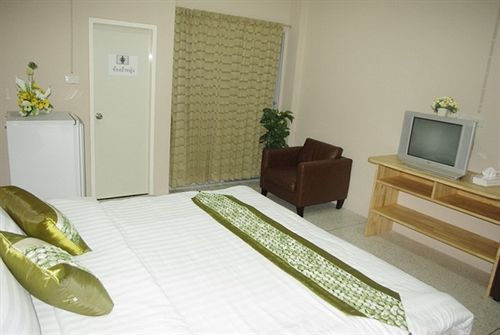 Seri 47 Residence Bangkok Bagian luar foto