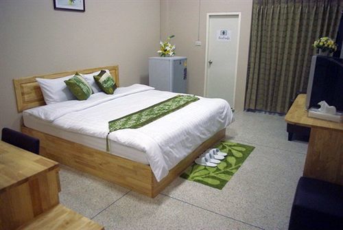 Seri 47 Residence Bangkok Bagian luar foto