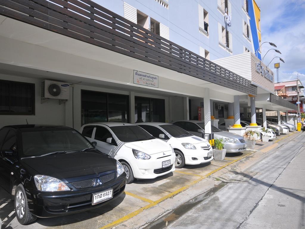 Seri 47 Residence Bangkok Bagian luar foto